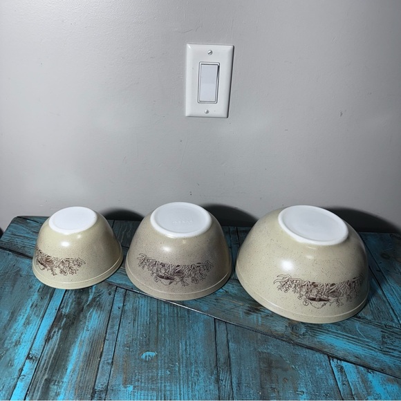 Set Of 3 Pyrex Forest Fancies Speckled Tan Nesting Bowls Mushroom 1980s - Picture 3 of 10